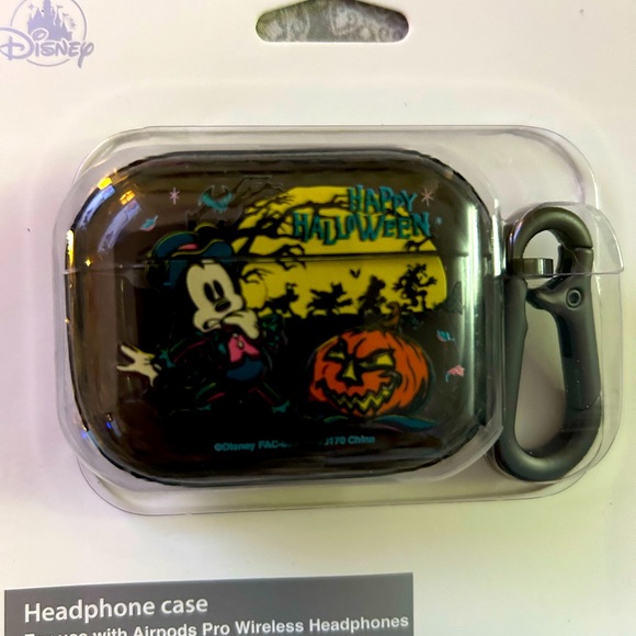Mickey Halloween 2023 earphone case - Picture 1 of 3